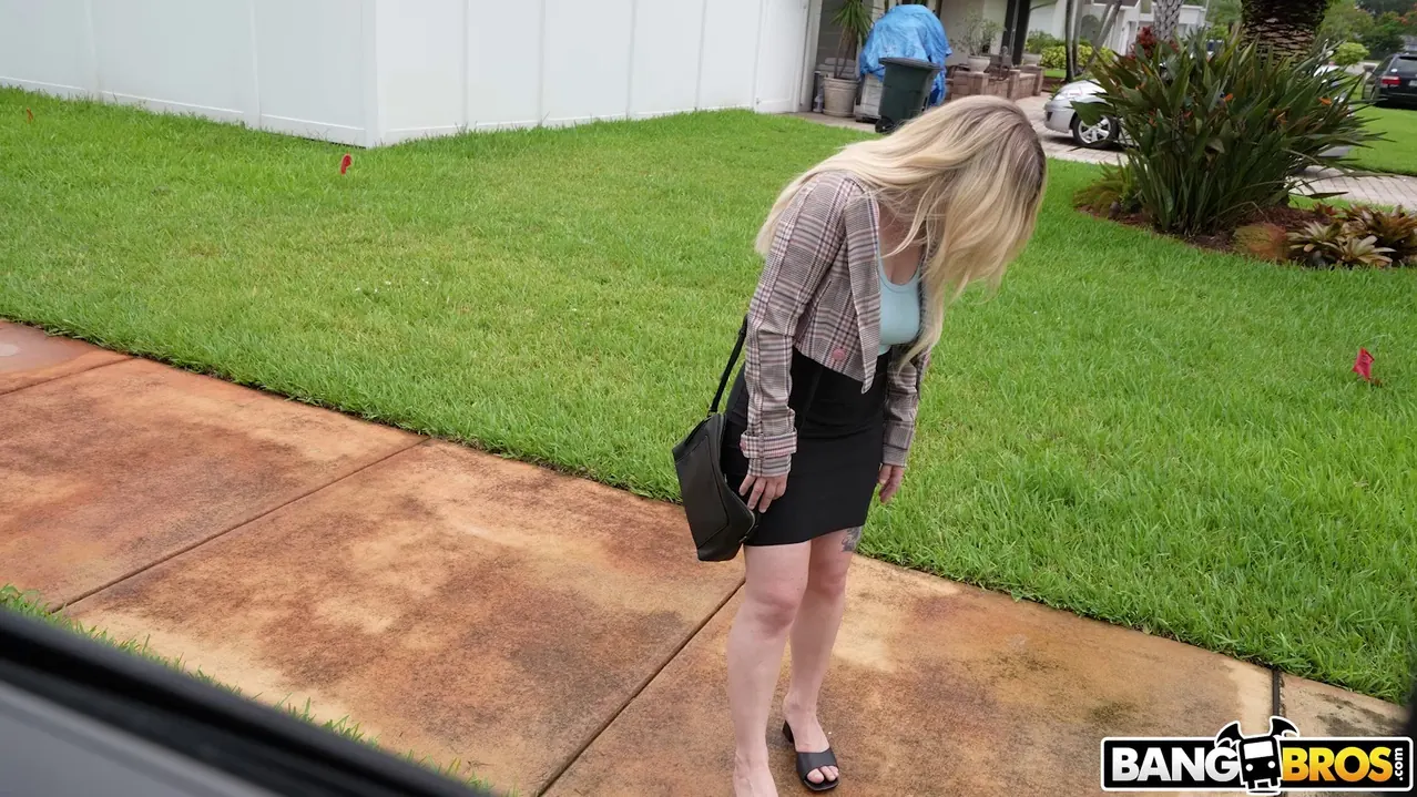 Bangbros 'The Bus Ends A Dry Spell' starring Brooke Ivory (Photo 900)