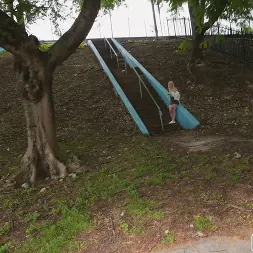 Carrie Sage en 'Bangbros' La furgoneta del dinero (Miniatura 75)