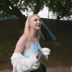 Carrie Sage en 'Bangbros' La furgoneta del dinero (Miniatura 750)