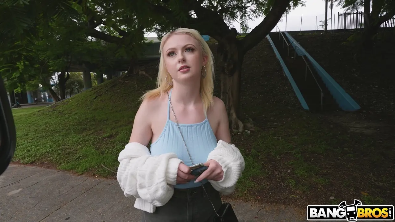 Bangbros 'La furgoneta del dinero' protagonizando Carrie Sage (foto 900)