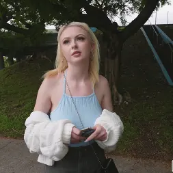 Carrie Sage en 'Bangbros' La furgoneta del dinero (Miniatura 900)