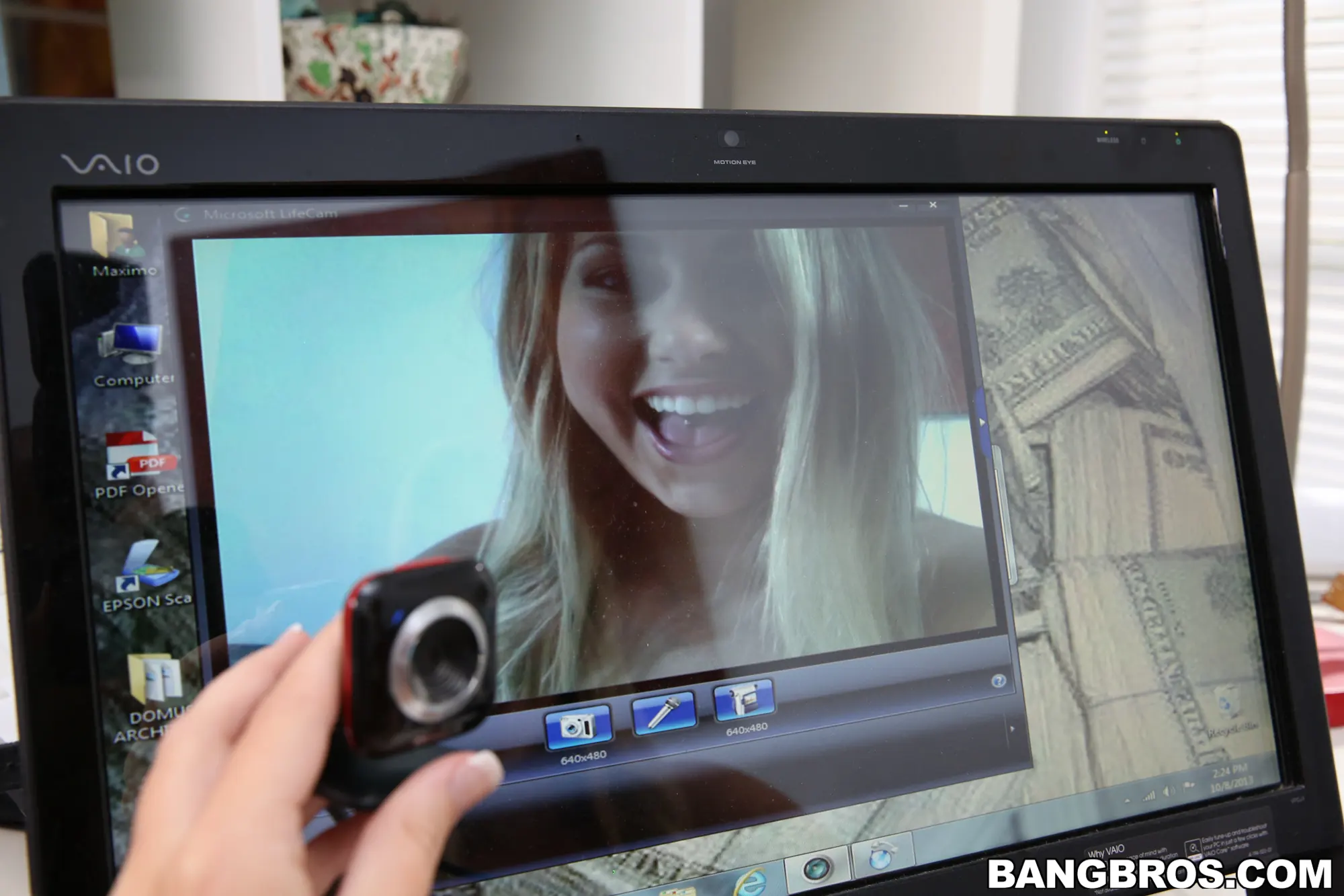 Bangbros '¡Aficionado tira de su polla con fuerza!' protagonizando Carter Cruise (foto 90)