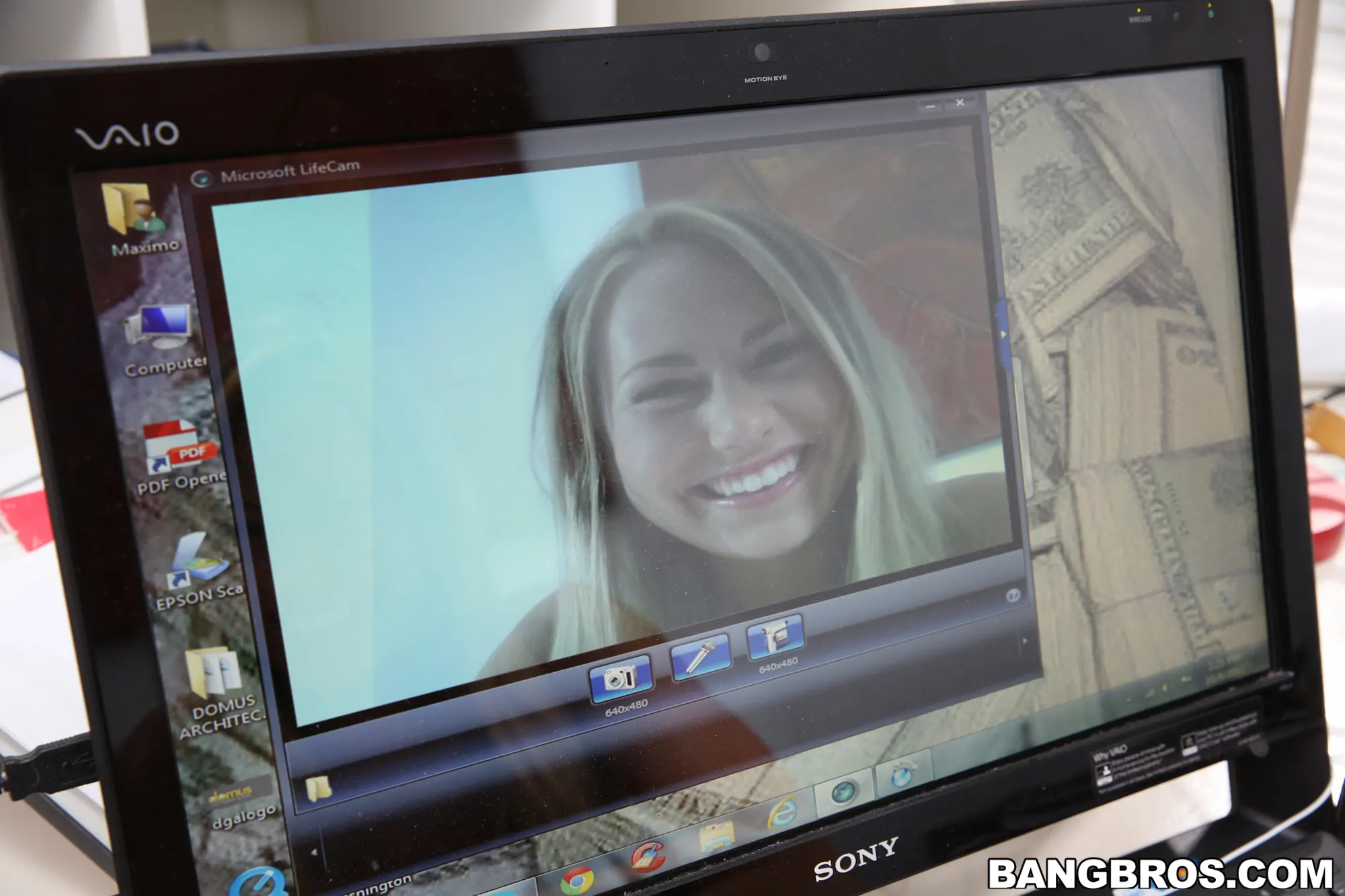 Bangbros '¡Aficionado tira de su polla con fuerza!' protagonizando Carter Cruise (foto 102)