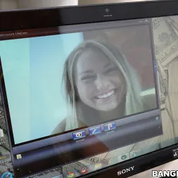 Carter Cruise en 'Bangbros' ¡Aficionado tira de su polla con fuerza! (Miniatura 102)