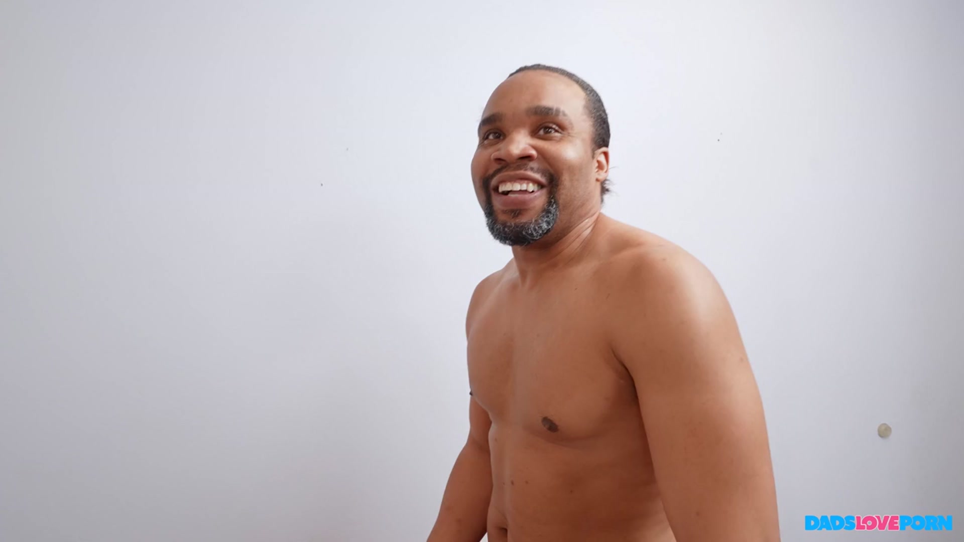 Bangbros 'Que comiencen los juegos de papá: competencia de comer coños' protagonizando Cassie Lenoir (foto 936)