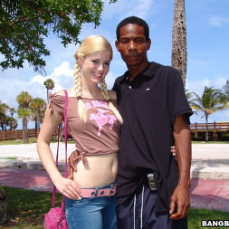 Carlota Stokely en 'Bangbros' Carlota (Miniatura 9)
