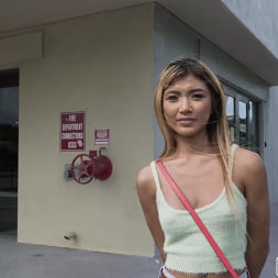 Clara Trinity en 'Bangbros' Clara viaja en autobús (Miniatura 48)