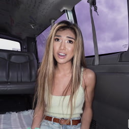 Clara Trinity en 'Bangbros' Clara viaja en autobús (Miniatura 144)