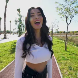 Clea Gaultier en Anal público profundo (foto 520) Clea Gaultier en 'Bangbros' Anal público profundo (Miniatura 520)