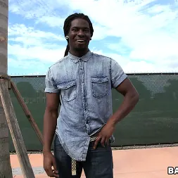 Courtney Cummz en A la estrella porno blanca le encantan las pollas negras (foto 360) Courtney Cummz en 'Bangbros' A la estrella porno blanca le encantan las pollas negras (Miniatura 360)