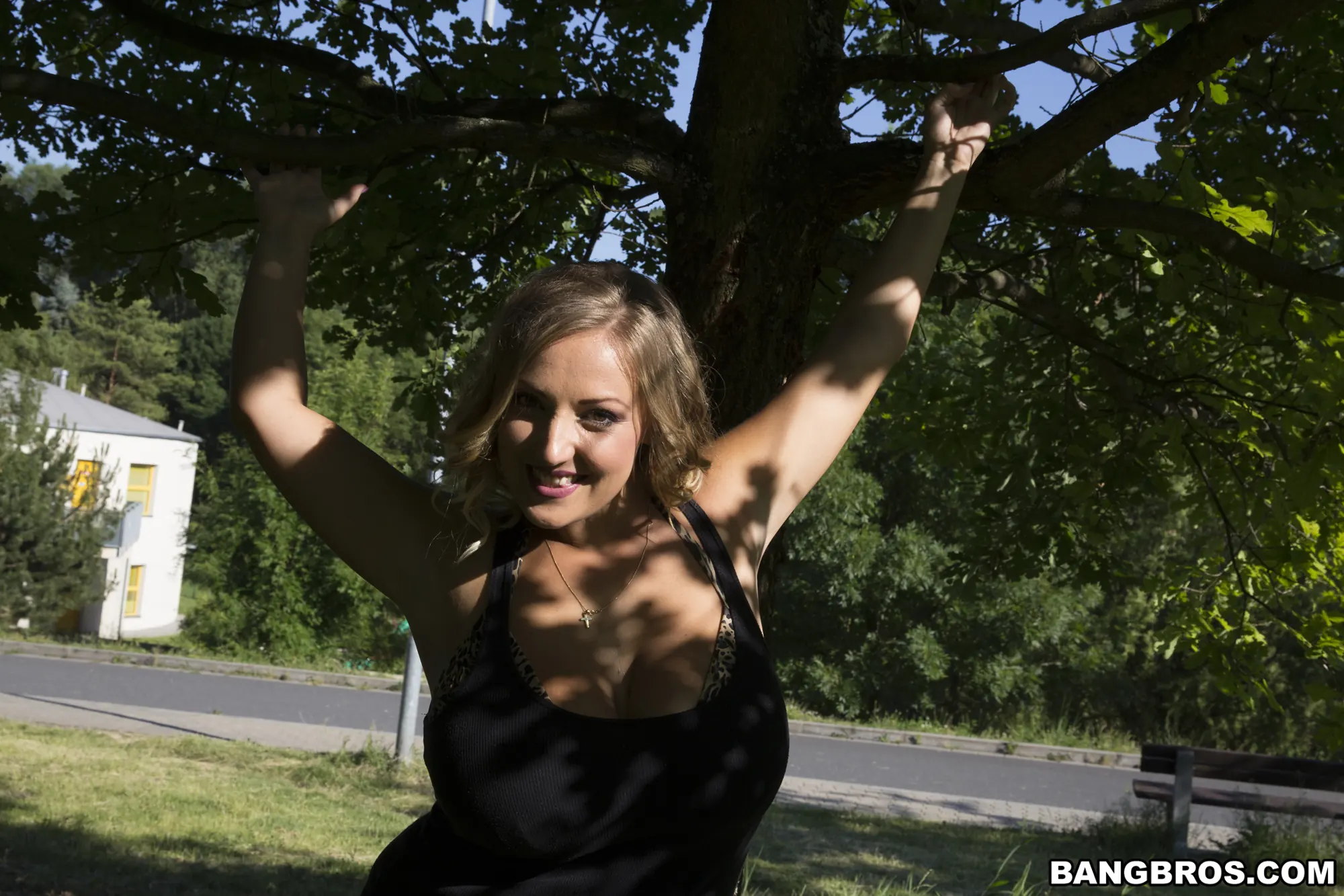 Cristal Swift en 'Has Huge Euro Tits' from 'Bangbros' (foto 1) Bangbros 'Has Huge Euro Tits' protagonizando Cristal Swift (foto 1)