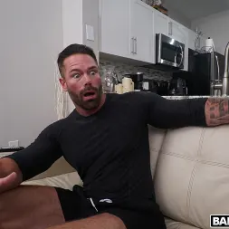 Crystal Chase en 'Bangbros' El aceite mágico del padrastro (Miniatura 75)