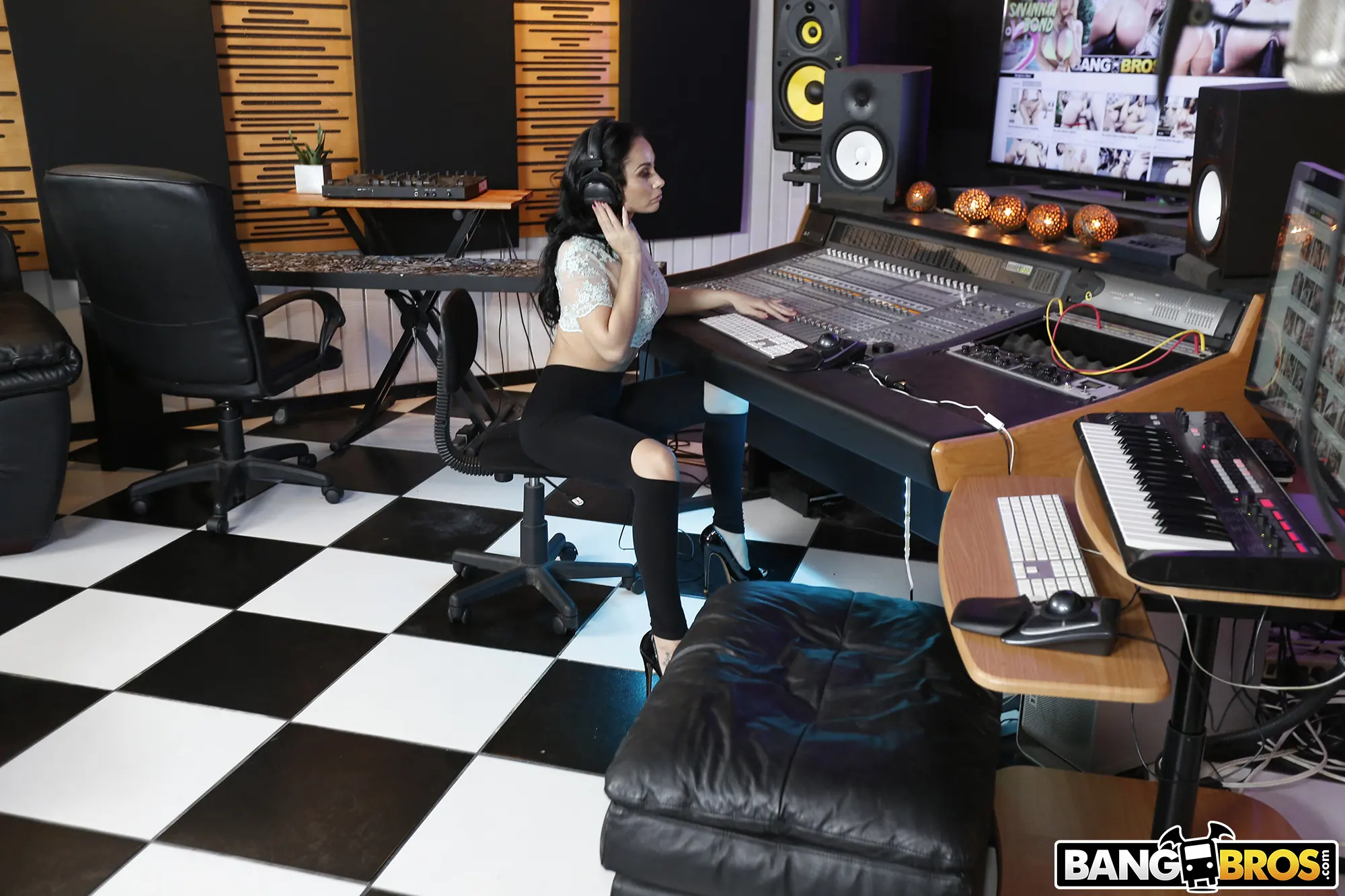 Bangbros 'De Rusia a Bang' protagonizando Crystal Rush (foto 1)