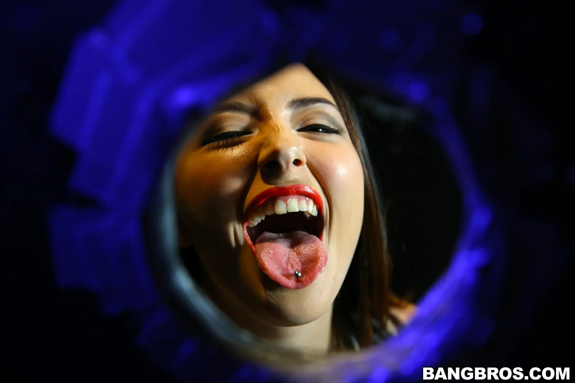 Daisy Summers in 'Does the Glory Hole' from 'Bangbros' (Photo 18) Bangbros 'Does the Glory Hole' starring Daisy Summers (Photo 18)