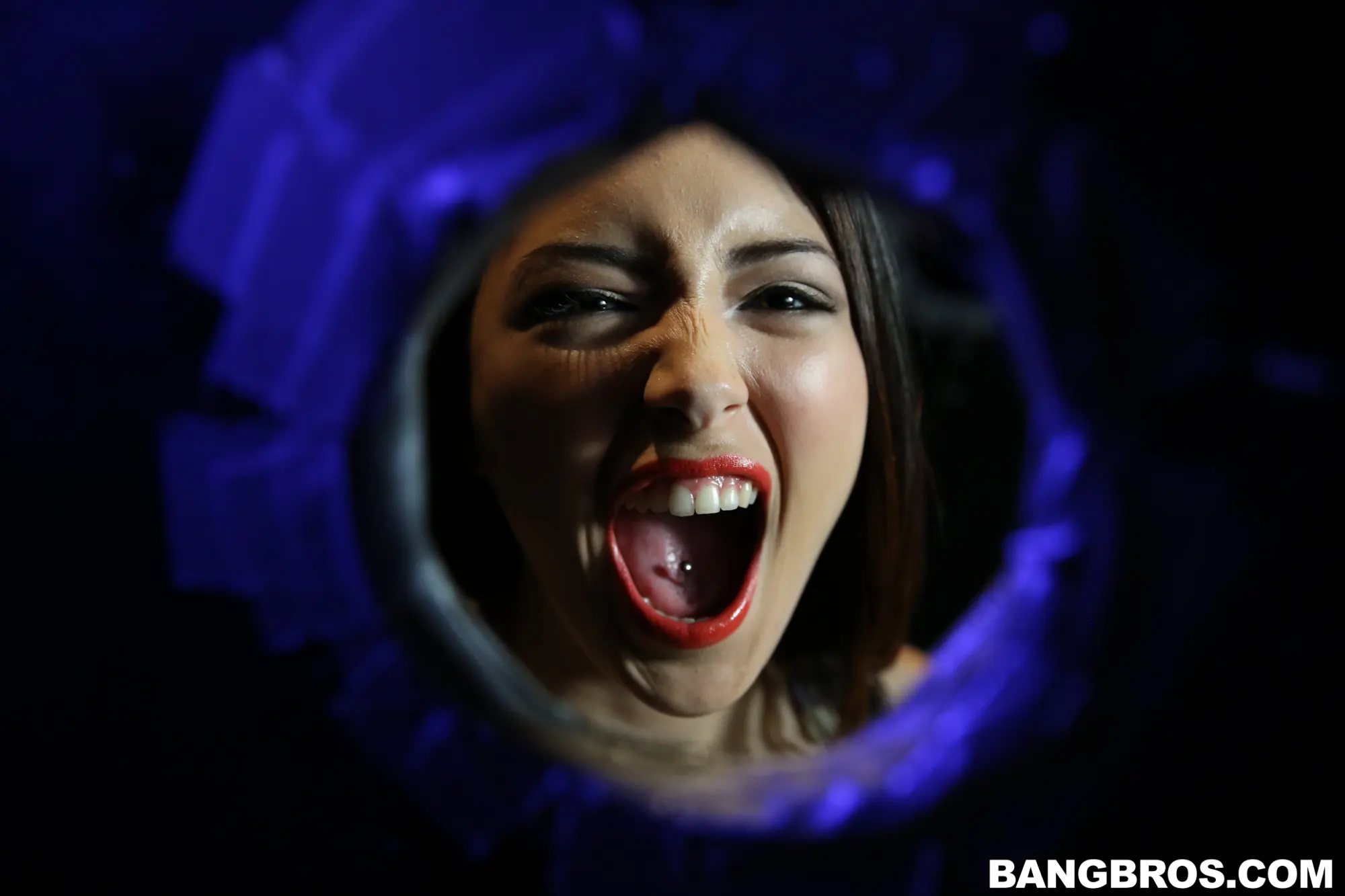 Daisy Summers in 'Does the Glory Hole' from 'Bangbros' (Photo 20) Bangbros 'Does the Glory Hole' starring Daisy Summers (Photo 20)