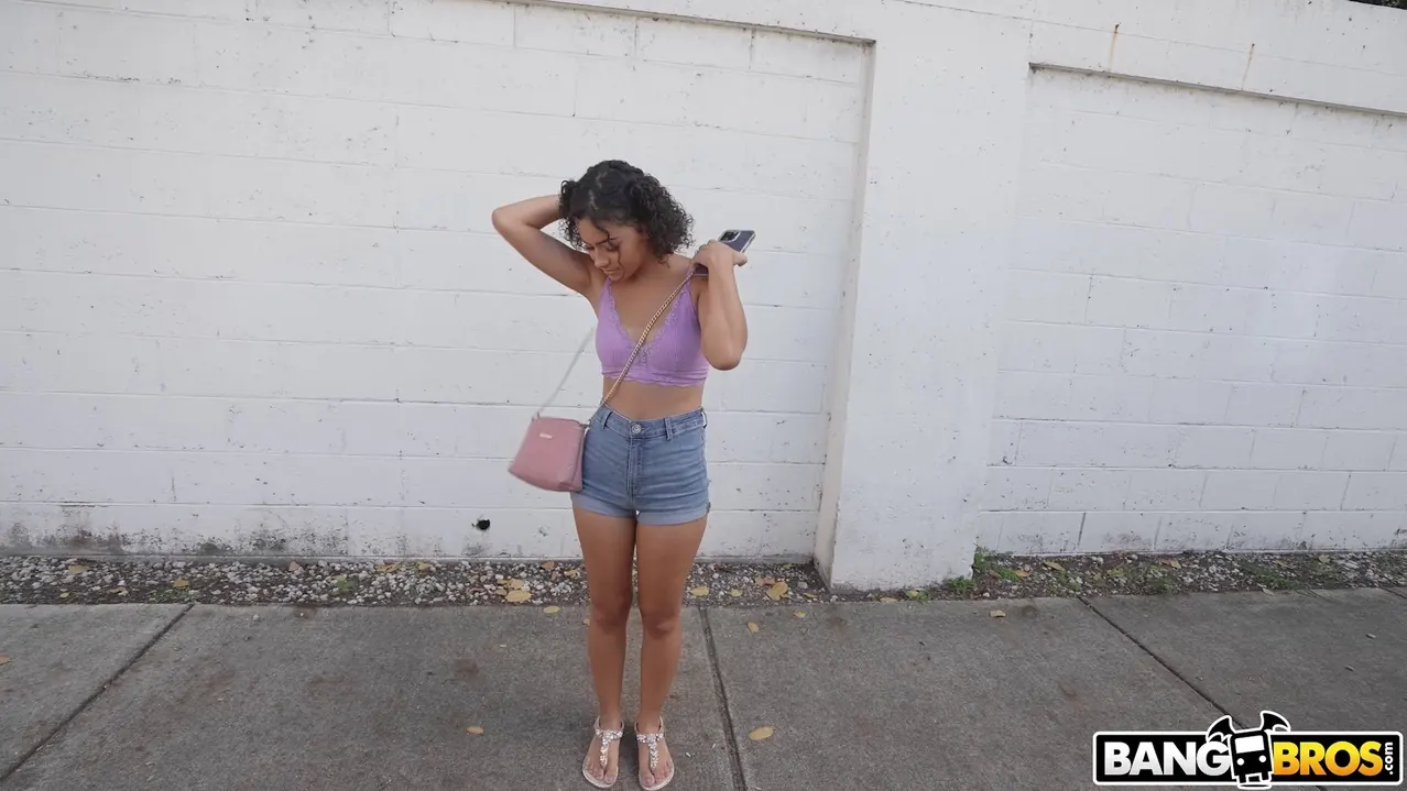 Dani Diaz en 'Linda chica se folla por dinero' from 'Bangbros' (foto 1125) Bangbros 'Linda chica se folla por dinero' protagonizando Dani Diaz (foto 1125)