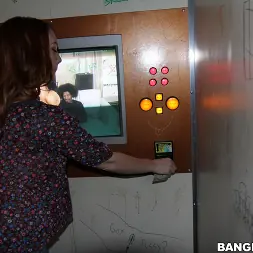 Dani Jensen en 'Bangbros' ¡Un montón de pollas para chupar! (Miniatura 12)