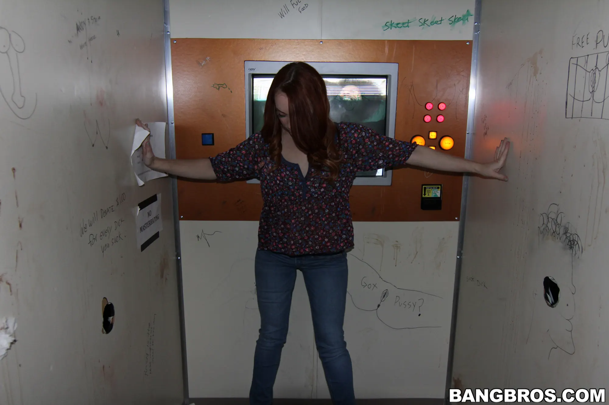 Bangbros '¡Un montón de pollas para chupar!' protagonizando Dani Jensen (foto 18)