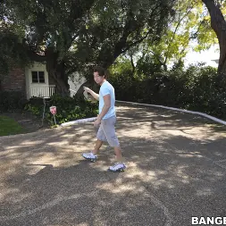 Devon Lee en 'Bangbros' Bañarse con una MILF (Miniatura 315)