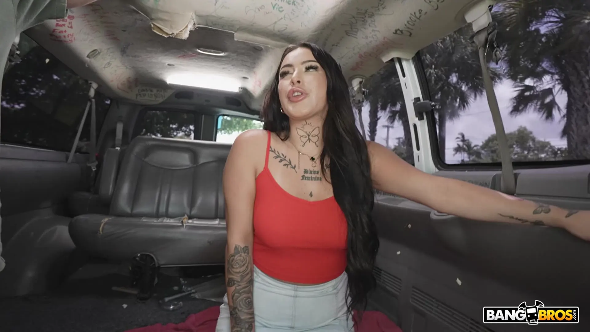 Bangbros 'Chica sexy se sube al autobús para una entrevista de trabajo' protagonizando Diamond Franco (foto 476)