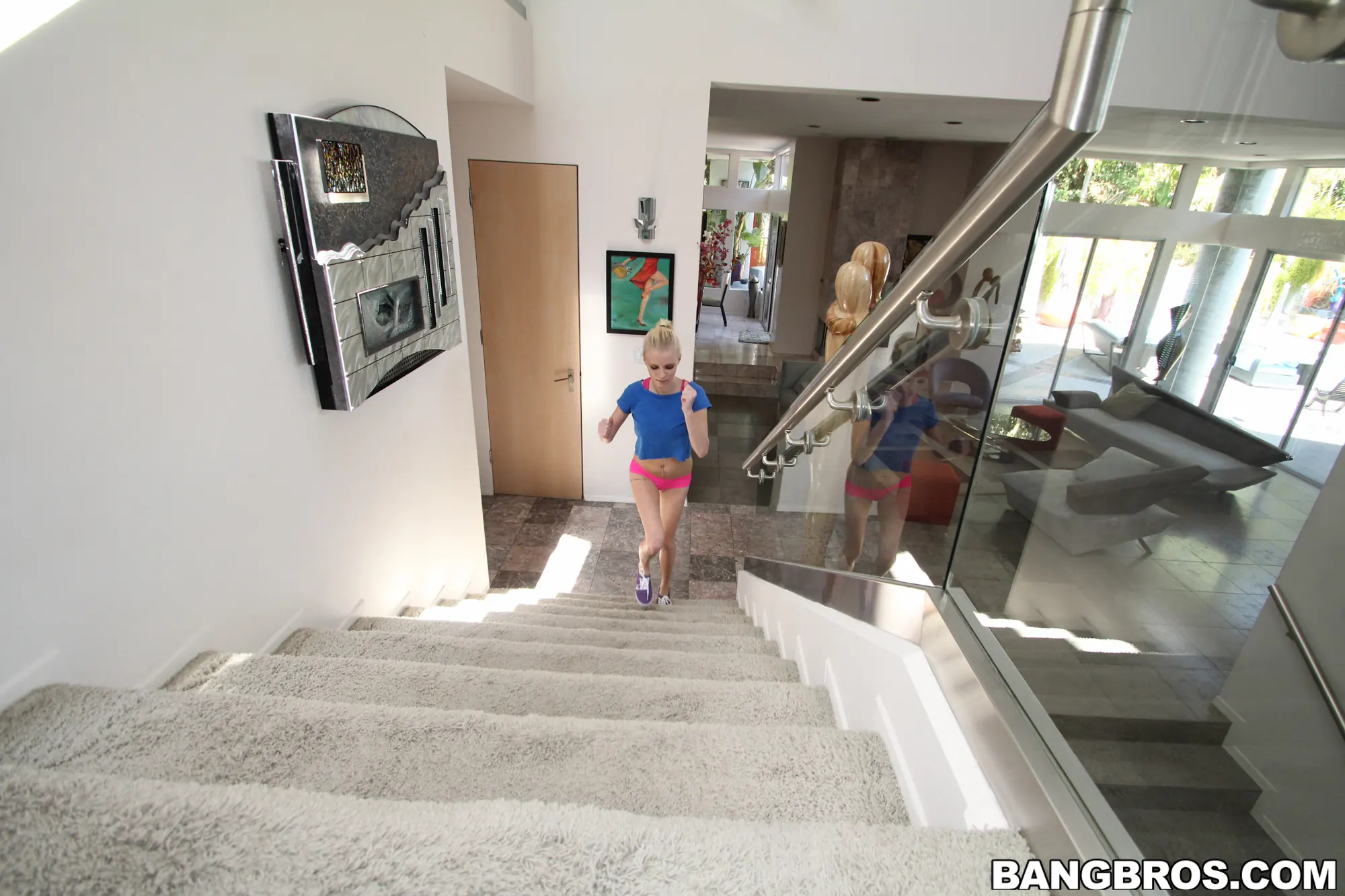 Elaina Raye en 'Pequeña niña recibe una polla dura después de su masaje' from 'Bangbros' (foto 10) Bangbros 'Pequeña niña recibe una polla dura después de su masaje' protagonizando Elaina Raye (foto 10)