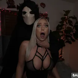 Elana Bunnz in Let's Play (Photo 77) Elana Bunnz in 'Bangbros' Let's Play (Thumbnail 77)