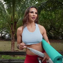 Ethan Seeks in 'Bangbros' Essie's Ass Makes It Snow On The Bus (Thumbnail 900)