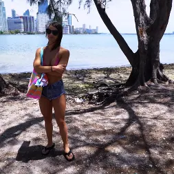 Evelin Stone en Diversión traviesa en Miami (foto 48) Evelin Stone en 'Bangbros' Diversión traviesa en Miami (Miniatura 48)