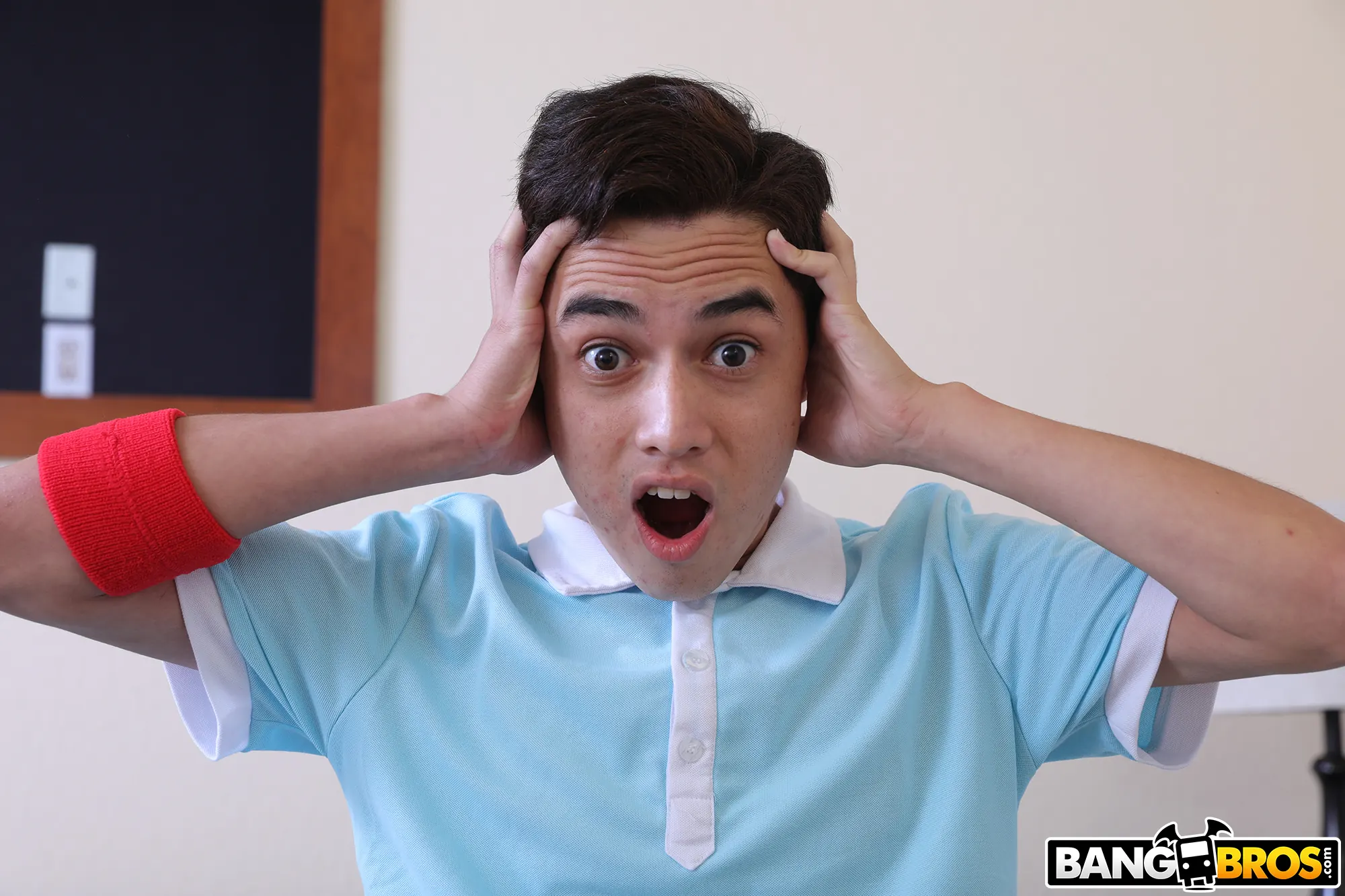 Evelin Stone en 'Hermanastra lo pilla masturbándose' from 'Bangbros' (foto 100) Bangbros 'Hermanastra lo pilla masturbándose' protagonizando Evelin Stone (foto 100)