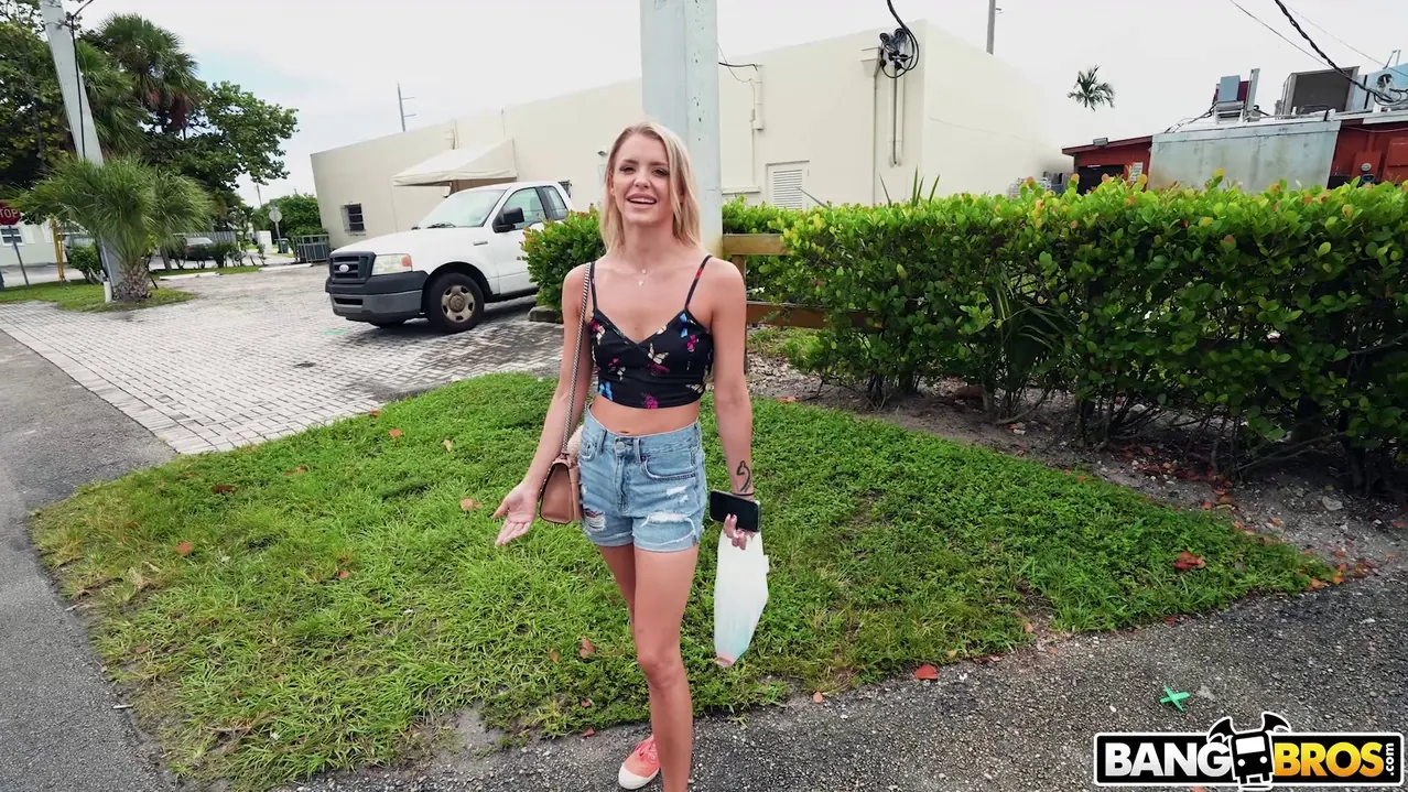 Bangbros 'Follando duro a Evelyn' protagonizando Evelyn Payne (foto 900)