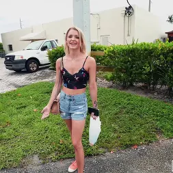 Evelyn Payne en 'Bangbros' Follando duro a Evelyn (Miniatura 900)