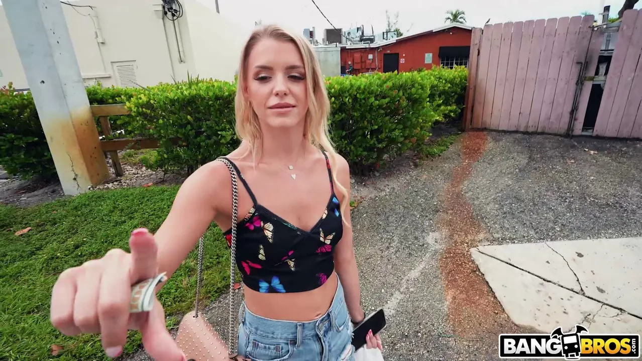 Bangbros 'Follando duro a Evelyn' protagonizando Evelyn Payne (foto 975)