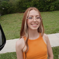 Explicit Kait en 'Bangbros' ¡Éste es el Bang Bus! (Miniatura 455)