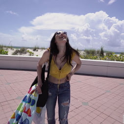 GG Wicked en 'Bangbros' La súper sexy Violet se deja follar en el autobús (Miniatura 42)