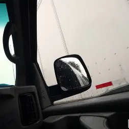 GI Joey en Chica tetona es follada en el autobús (foto 1) GI Joey en 'Bangbros' Chica tetona es follada en el autobús (Miniatura 1)