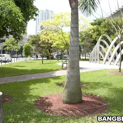 Gia Malone en 'Bangbros' El coño nuevo es el mejor coño (Miniatura 1)