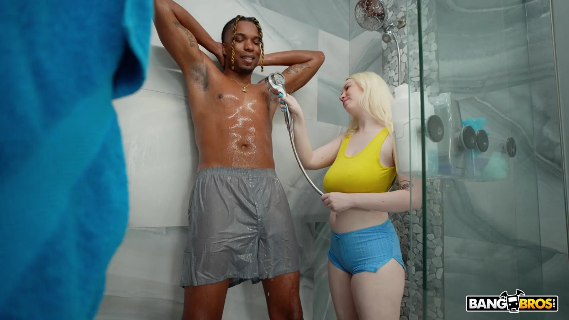 Bangbros 'Hermanastra mojada y salvaje' protagonizando Gigi Sweets (foto 192)