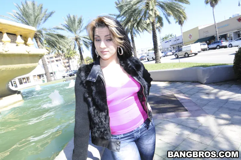 Bangbros 'El culo regordete cubano' protagonizando Gina Hulk (foto 12)