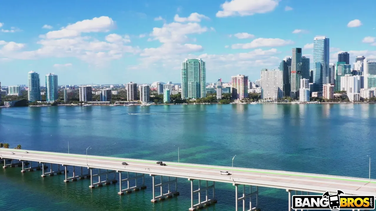 Bangbros 'Mierda de trueno' protagonizando Gracie Gates (foto 1)