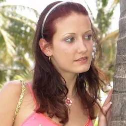 Hailey Young en Haley (foto 25) Hailey Young en 'Bangbros' Haley (Miniatura 25)