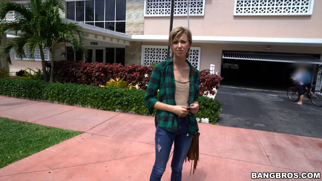 Bangbros 'Bésame la polla' protagonizando Haley Reed (foto 23)