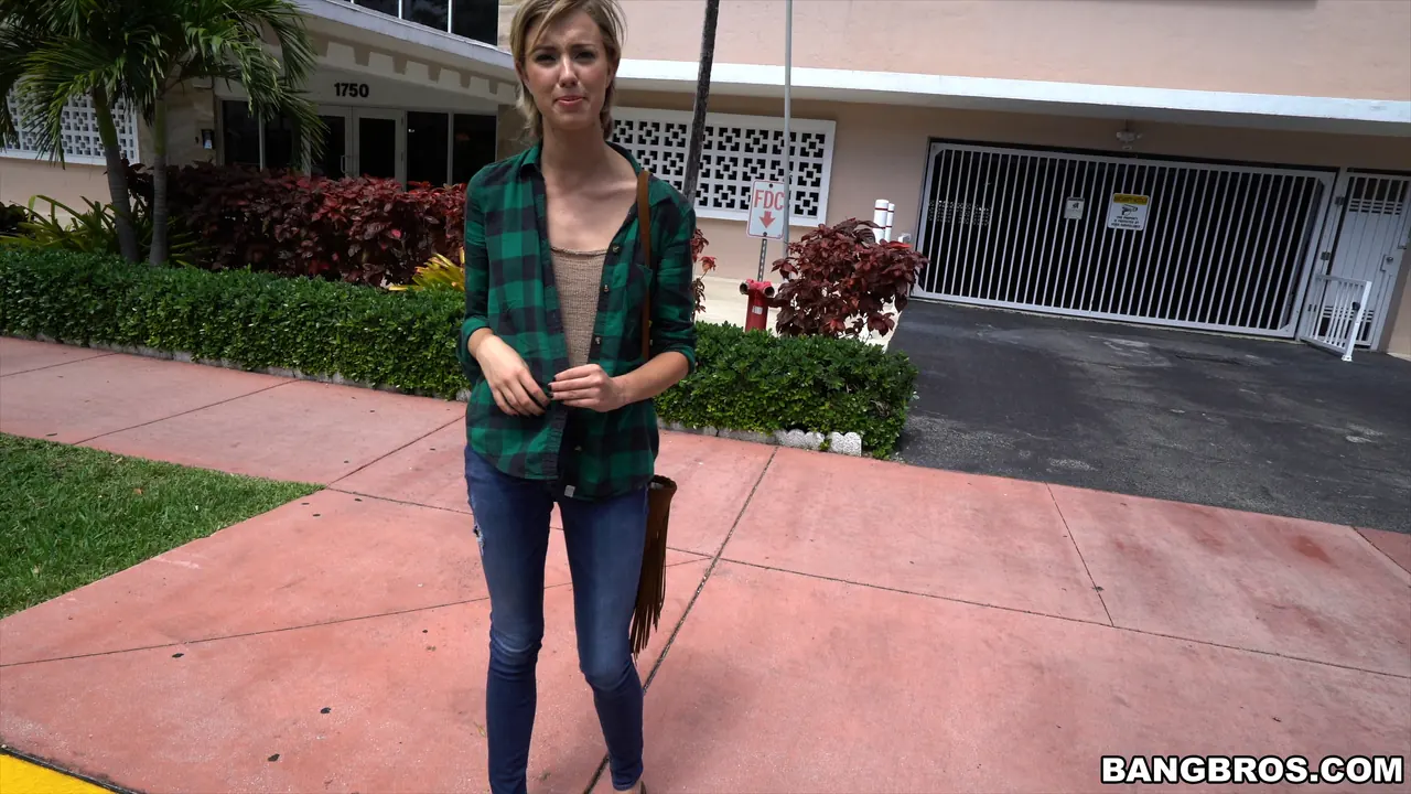 Bangbros 'Bésame la polla' protagonizando Haley Reed (foto 69)