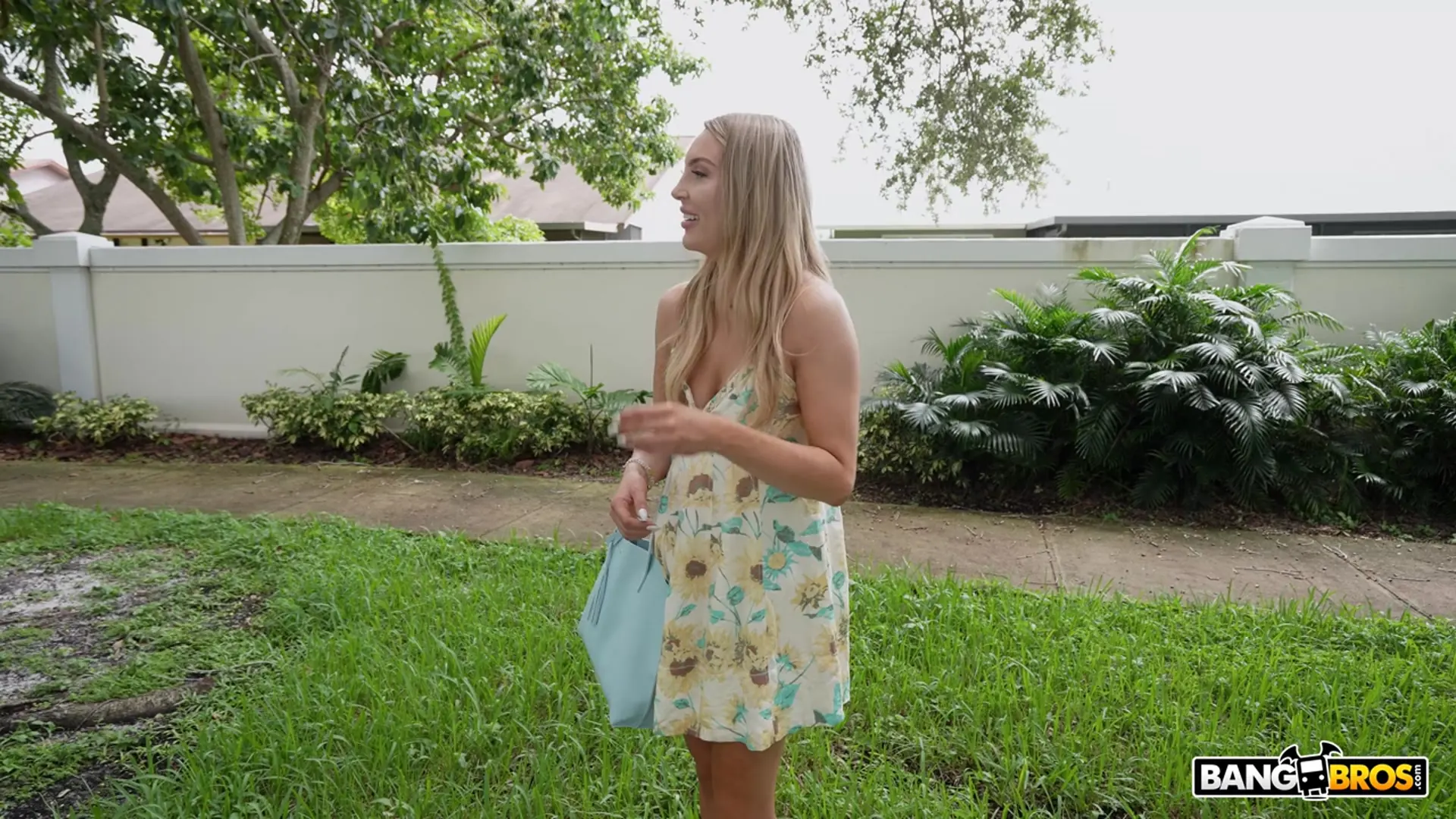 Bangbros 'Intercambio de bragas por pene' protagonizando Harper Hill (foto 53)