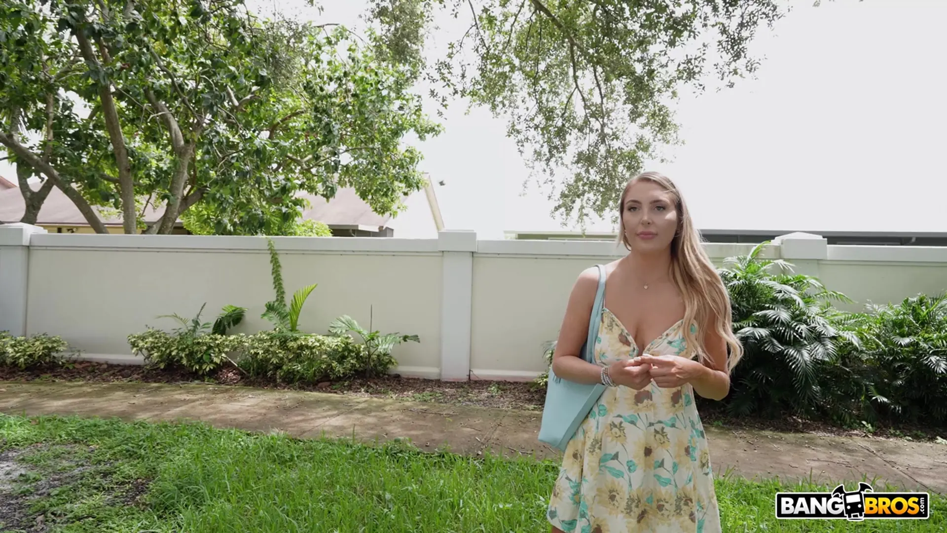 Bangbros 'Intercambio de bragas por pene' protagonizando Harper Hill (foto 159)