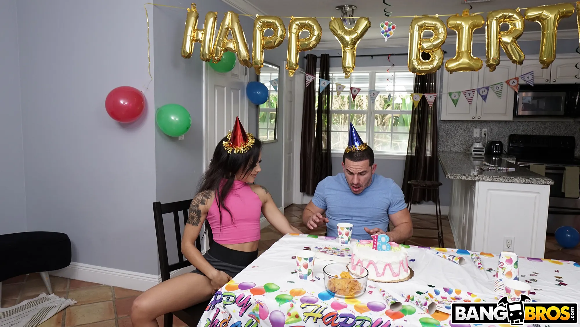 Bangbros 'Haciendo sexo anal en su fiesta de cumpleaños' protagonizando Holly Hendrix (foto 135)