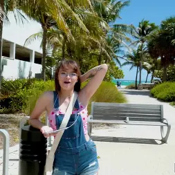 Honey Hayes en 'Bangbros' La miel hace sexo anal (Miniatura 75)