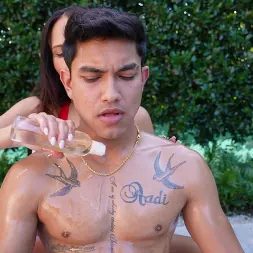 Izi Blu en 'Bangbros' Lo de la ducha (Miniatura 53)