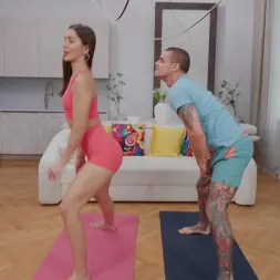 Jadilica en 'Bangbros' La sesión de yoga se convierte en sesión de sexo (Miniatura 177)