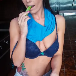 Jamie Jackson en 'Bangbros' Gran polla negra para una morena sexy (Miniatura 77)