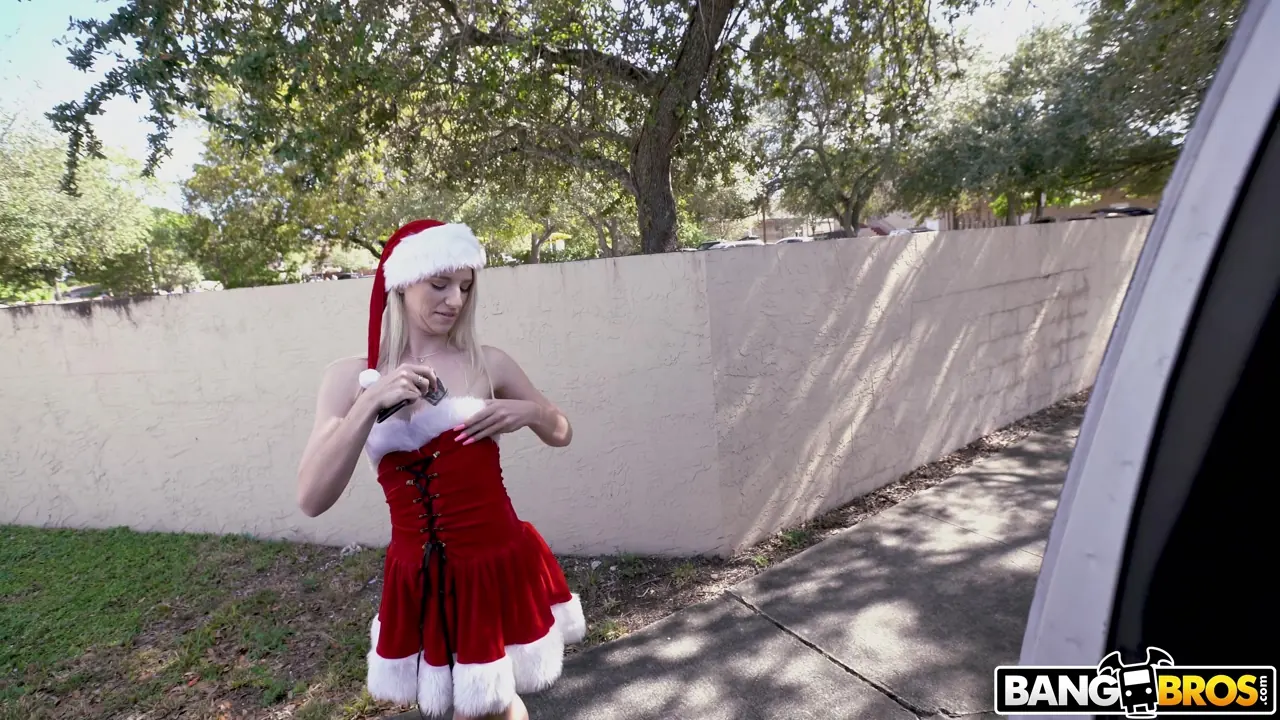 Jayden Black en 'El pequeño ayudante de Papá Noel se deja follar duro' from 'Bangbros' (foto 84) Bangbros 'El pequeño ayudante de Papá Noel se deja follar duro' protagonizando Jayden Black (foto 84)